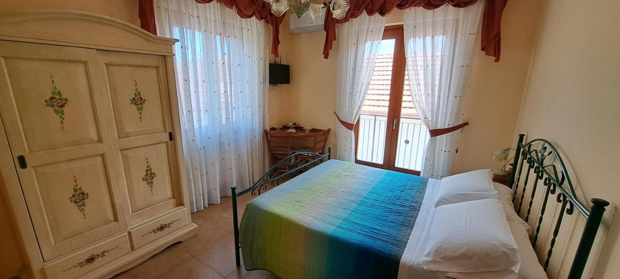 B&B Springs Of Gods Pianillo Екстериор снимка