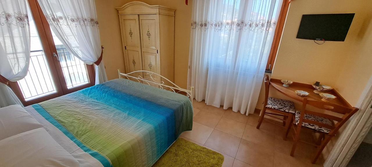 B&B Springs Of Gods Pianillo Екстериор снимка